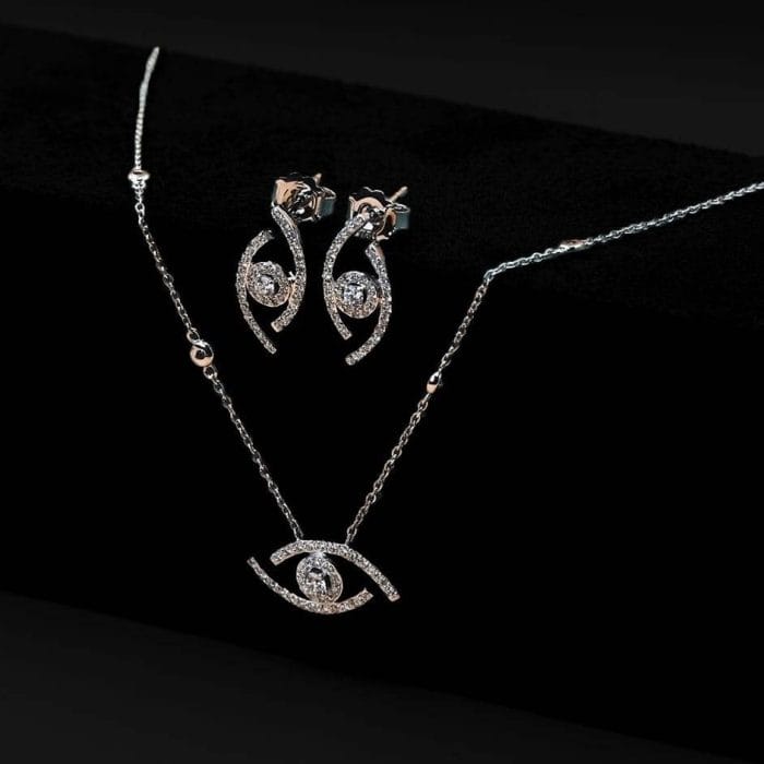 6 Moonstone Necklace - Image 1
